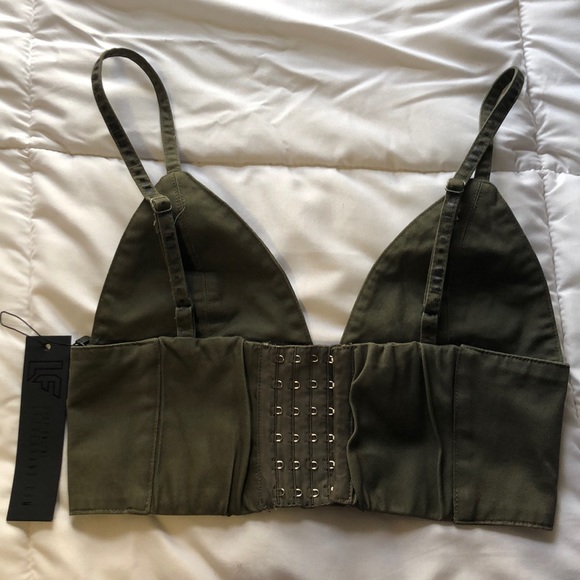 LF Crop Top - Picture 3 of 4